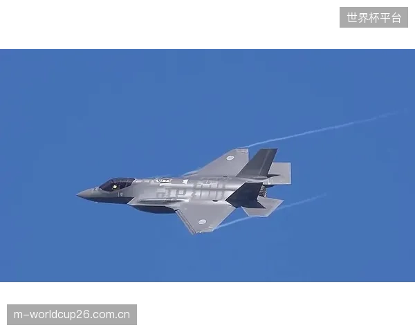 针对北美赛场多变环境，日本队门将组将采用特殊训练设备模拟高原球飞行轨迹。